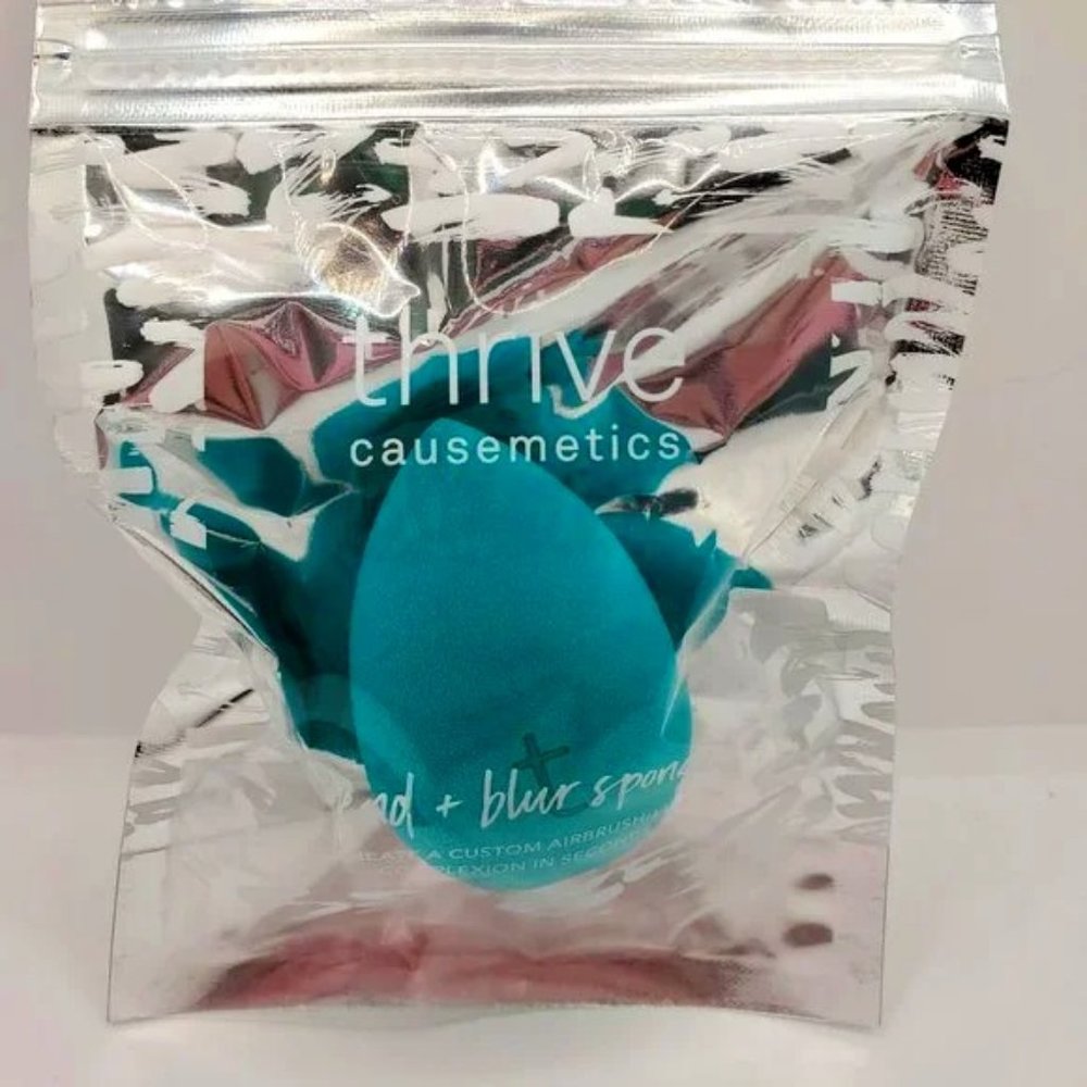 Thrive Causemetics Blend + Blur Airbrushed Effect Blender Sponge New